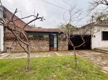 Casa · 41m² · 3 Ambientes · 4 Cocheras · Venta Casa 3 Ambientes con Parrilla y Jardín Más 4 Cocheras