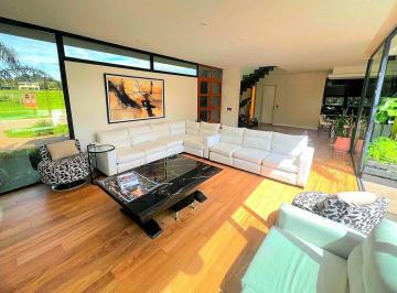 Casa · 330m² · 4 Ambientes · 1 Cochera · Venta Casa 4 Ambientes Arenas del Sur de Diseño