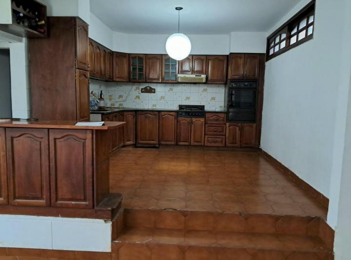 Casa · 200m² · 4 Ambientes · 1 Cochera