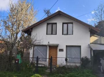 Casa · 115m² · 5 Ambientes · 1 Cochera · Casa en B° El Mallín (Cód. 143)