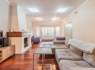 Casa · 330m² · 6 Ambientes · 2 Cocheras · Alquiler Chalet en El Barrio Inglés - Temperley - Copia