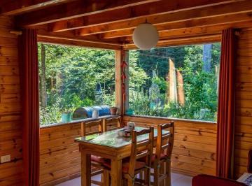 Casa · 118m² · 4 Ambientes · 2 Cocheras · Casa en El Bosque – B° Bandurrias, Villa La Angostura (Cód.