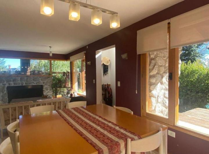 Casa · 135m² · 4 Ambientes · 2 Cocheras