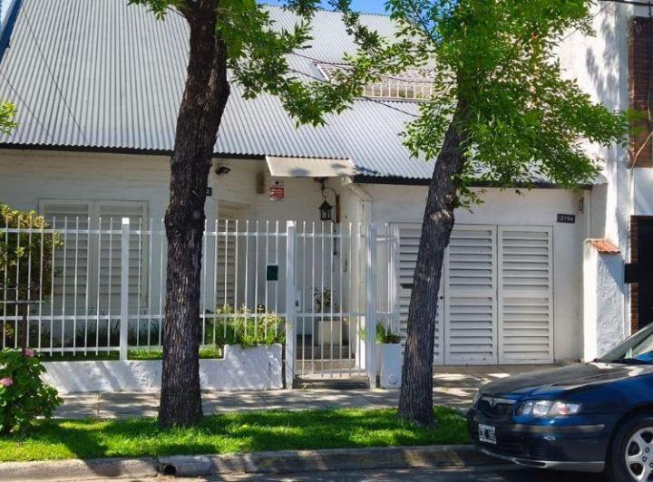 Casa · 140m² · 5 Ambientes · 2 Cocheras