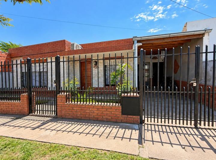 Casa · 141m² · 5 Ambientes · 1 Cochera