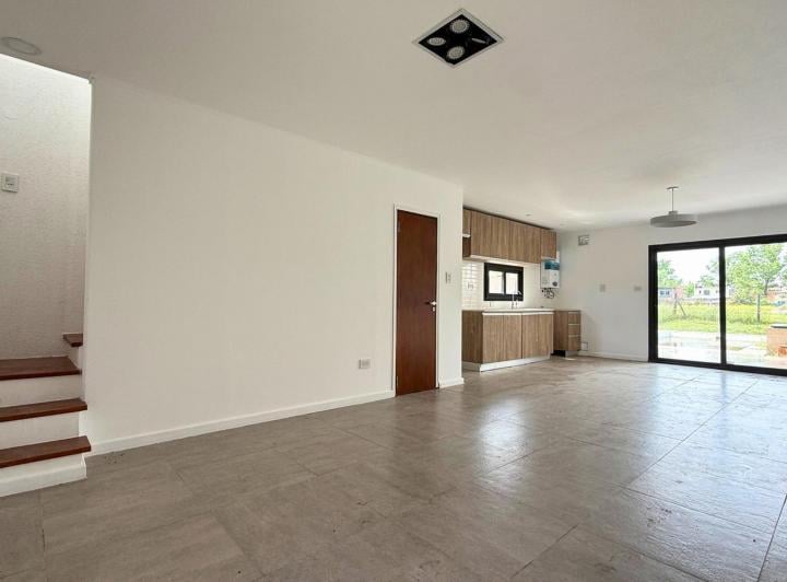 Casa · 82m² · 3 Ambientes · 1 Cochera