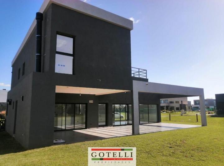 Casa · 150m² · 4 Ambientes · 1 Cochera