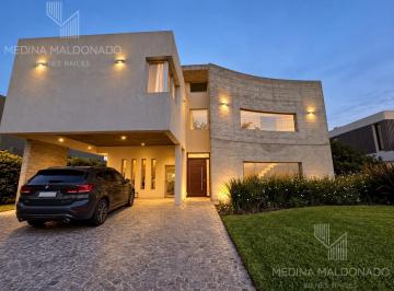 Casa · 450m² · 8 Ambientes · 5 Cocheras · Casa en Alquiler - Fincas de Hudson