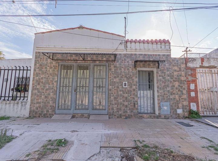 Casa · 90m² · 4 Ambientes · 1 Cochera