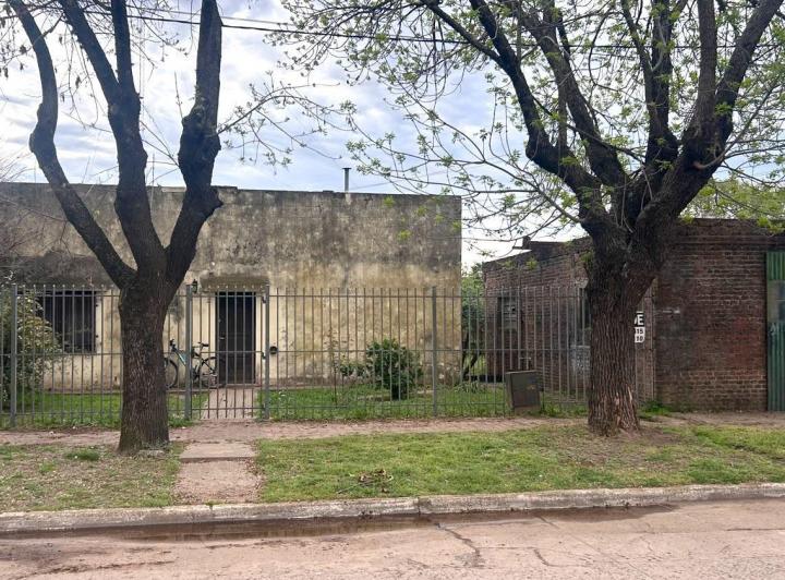 Casa · 210m² · 6 Ambientes · 1 Cochera
