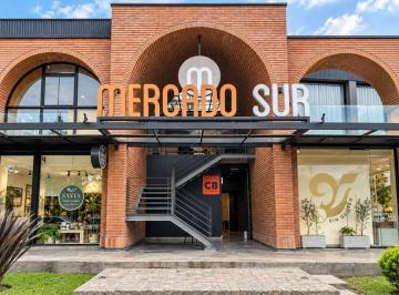 Local comercial · 28m² · 1 Cochera · Venta Local Comercial Yerba Buena Mercado Sur