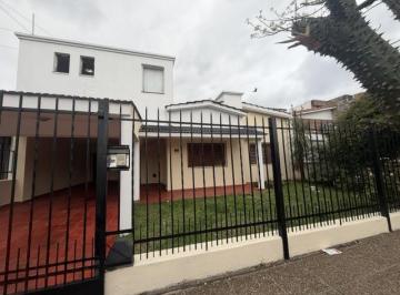 Casa · 397m² · 6 Ambientes · 2 Cocheras · Casa en Alto Palermo