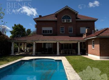 Casa · 310m² · 7 Ambientes · 1 Cochera · Casa en Santa Maria de Tigre