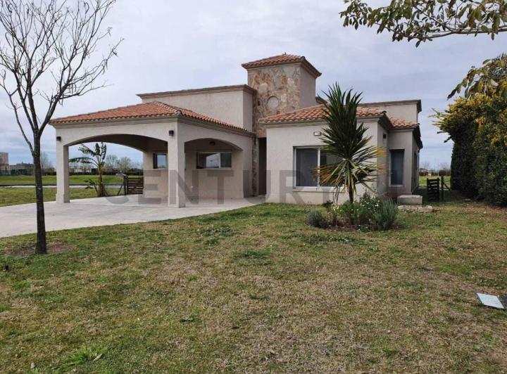 Casa · 180m² · 5 Ambientes · 4 Cocheras