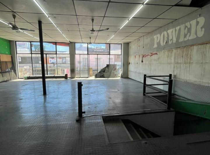 Local comercial · 300m²