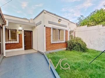Casa · 70m² · 3 Ambientes · 1 Cochera · Venta Casa 3 Amb Cochera Patio Longchamps