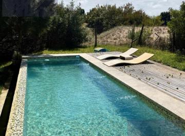 Casa · 5 Ambientes · 2 Cocheras · Alquiler Casa - Costa Esmeralda