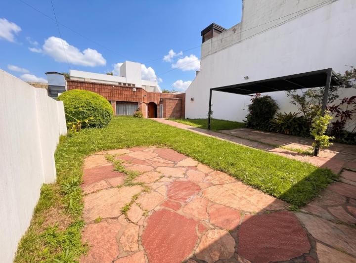 Casa · 174m² · 5 Ambientes · 2 Cocheras