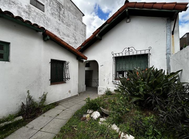 Casa · 210m² · 3 Ambientes · 1 Cochera