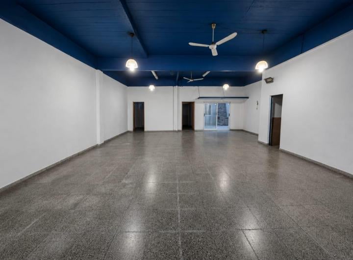 Local comercial · 317m²