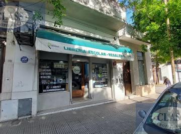 Local comercial · 52m² · 1 Ambiente · Local Al Frente con Entrada Independiente en Venta en Parque Chacabuco. Sin Expensas!