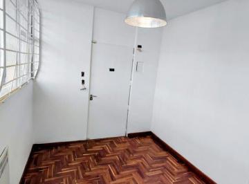 Oficina comercial · 38m² · 2 Ambientes · Bajas Expensas - Inmejorable Ubicación - Oficina o Local - 2 Ambientes - Baño - Aire Acondicionado