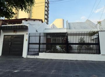 Casa · 250m² · 9 Ambientes · 2 Cocheras · Casa en Venta | 3 Dorm., Piscina y Quincho