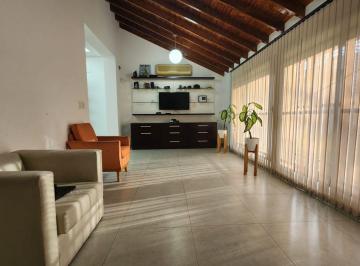 Casa · 180m² · 5 Ambientes · 3 Cocheras · Alquiler Casa 5 Amb El Palomar Parque Piscina