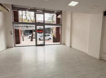 Local comercial · 110m² · 2 Ambientes · Local en Guemes con Entre Piso.