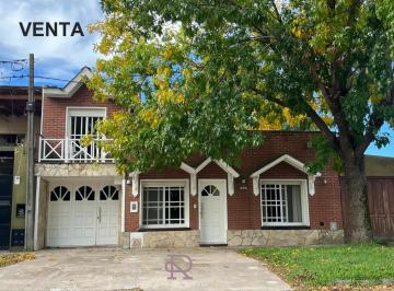 Casa de 4 ambientes, General Juan Madariaga · Excelente Casa de Dos Plantas en Venta. Inmejorable Relación Precio - Calidad - Prestaciones!