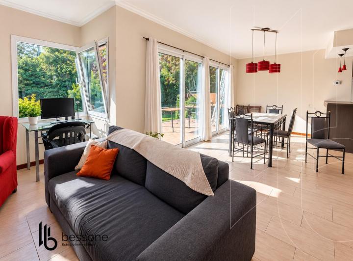Casa · 140m² · 4 Ambientes · 3 Cocheras