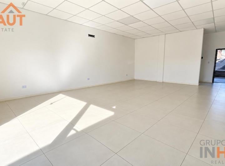 Local comercial · 43m² · 1 Ambiente · 2 Cocheras