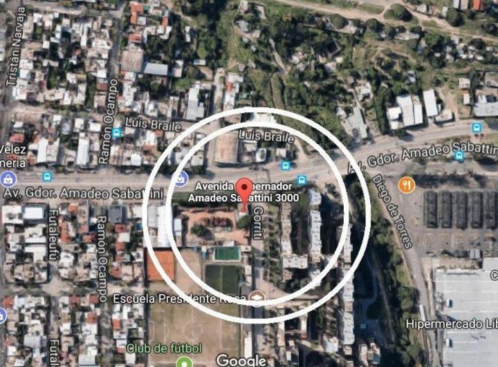 Local comercial · 386m²