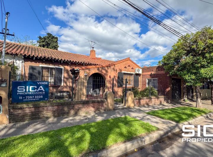 Casa · 538m² · 6 Ambientes · 2 Cocheras