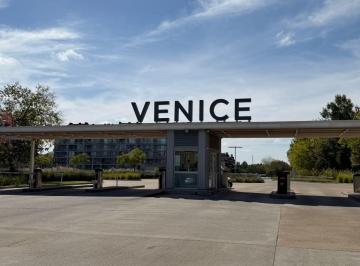 Departamento de 2 ambientes, Tigre · Alquiler 2 Ambientes en Venice, Tigre – Balcón con Parrilla, Cochera y Baulera