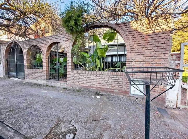 Casa · 144m² · 7 Ambientes · 1 Cochera