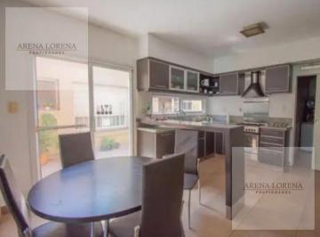 Casa · 216m² · 4 Ambientes · 1 Cochera · Casa 4 Ambientes en Venta con Pileta en Ituzaingó Norte