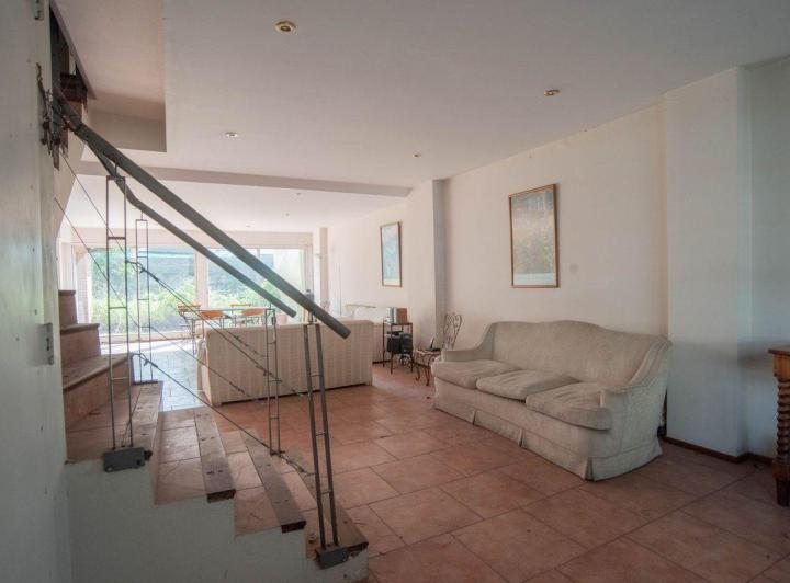 Casa · 200m² · 7 Ambientes · 4 Cocheras