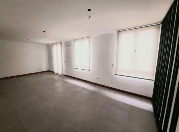Oficina comercial · 55m² · Venta Dúplex Apto Profesional, con Patio y Terraza
