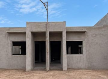 Casa · 105m² · 3 Dormitorios · 1 Cochera · Casa en Construccion