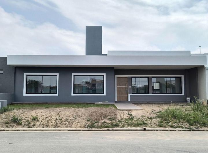 Casa · 130m² · 6 Ambientes · 2 Cocheras