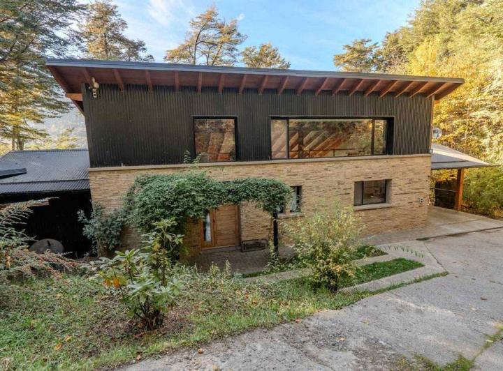 Casa · 150m² · 5 Ambientes · 3 Cocheras