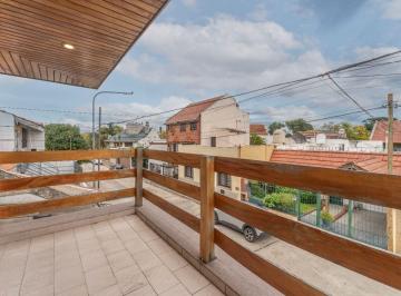 Casa · 252m² · 5 Ambientes · 2 Cocheras · Casa con Quincho Cubierto Para Usar Todo El Año