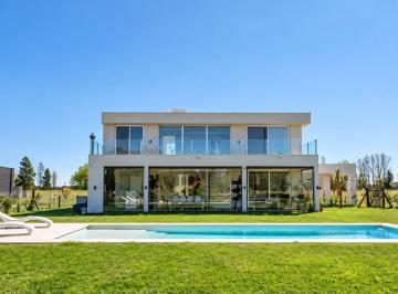 Casa · 300m² · 7 Ambientes · 2 Cocheras · Casa en Venta Area 60 7 Amb Barrio La Victoria