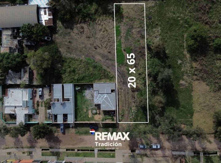 Terreno · 1300m²