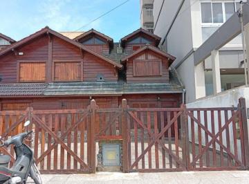 Casa de 4 ambientes, San Bernardo · Duplex Tipo Cabaña Frente Al Mar