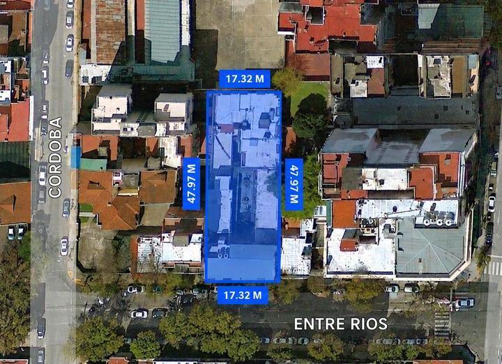 Terreno · 817m²