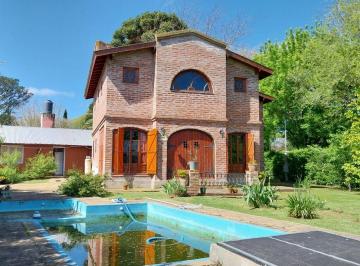Casa de 6 ambientes, Mar del Plata · Hermoso Chalet en Venta en Colina de Los Padres, Sierra de Los Padres Gas Natural en La Vereda.