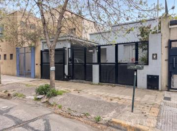 Casa · 110m² · 3 Ambientes · 2 Cocheras · Muy Linda Casa Desarrollada en Una Planta, Ubicada en San Isidro en Venta