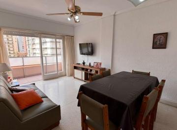 Departamento de 3 ambientes, Miramar · 3 Amb con Cochera Incluida en El Edificio, Zona I, 1 Cuadra Peatonal y 2 del Mar.